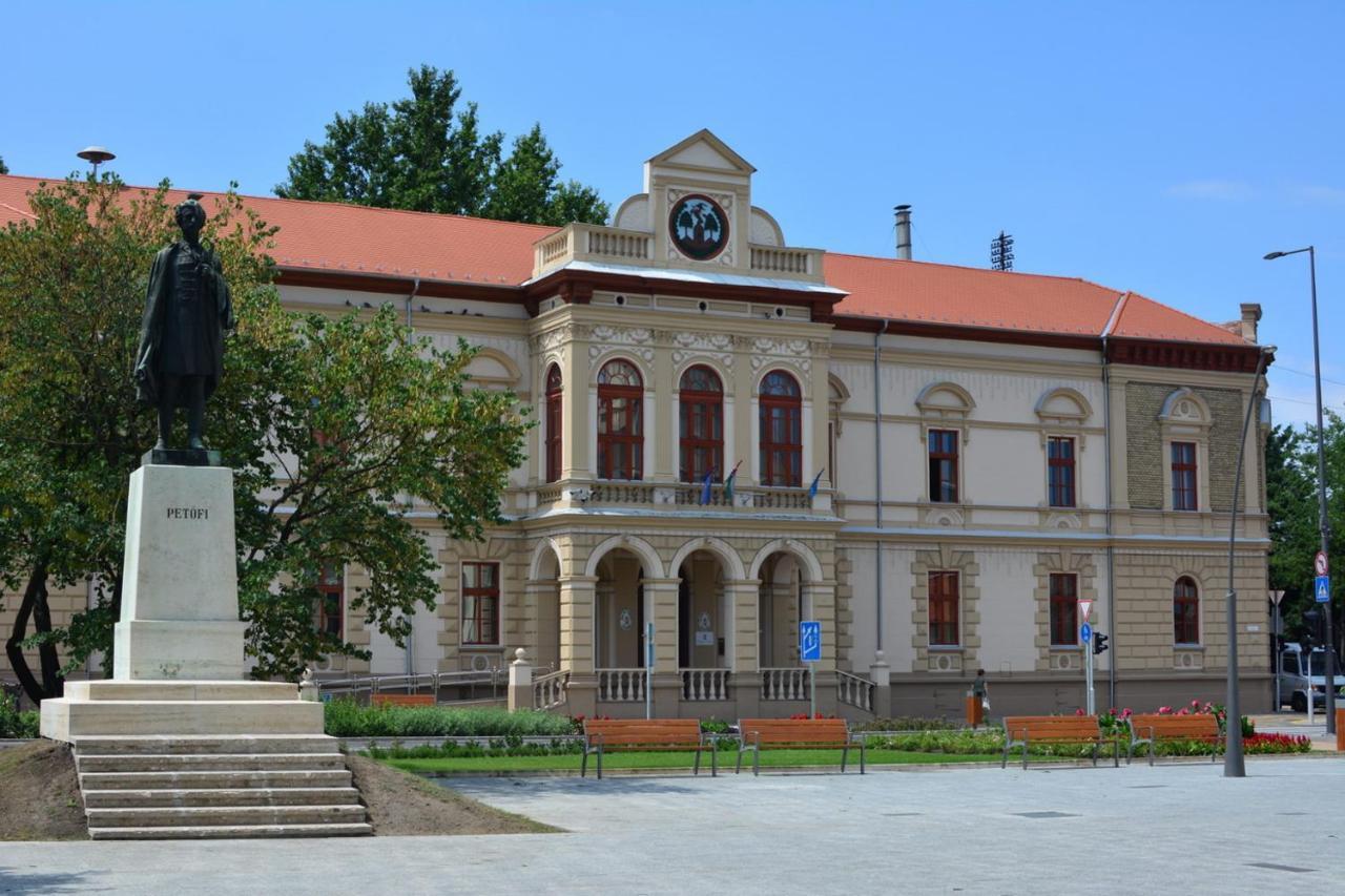 Csengő Vendégház Kiskoros Extérieur photo